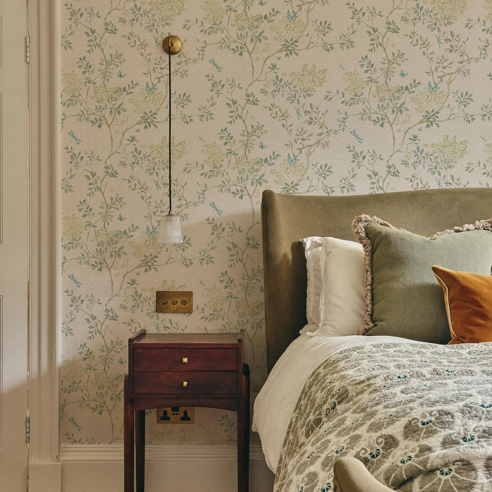 Flourishing Foliage Wallpaper in Cream