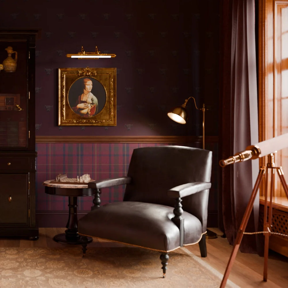 Heilan Coo Wallpaper in Garnet