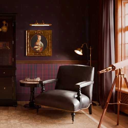 Heilan Coo Wallpaper in Garnet