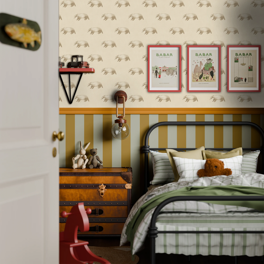 Lord Brocktree Wallpaper in Biscuit